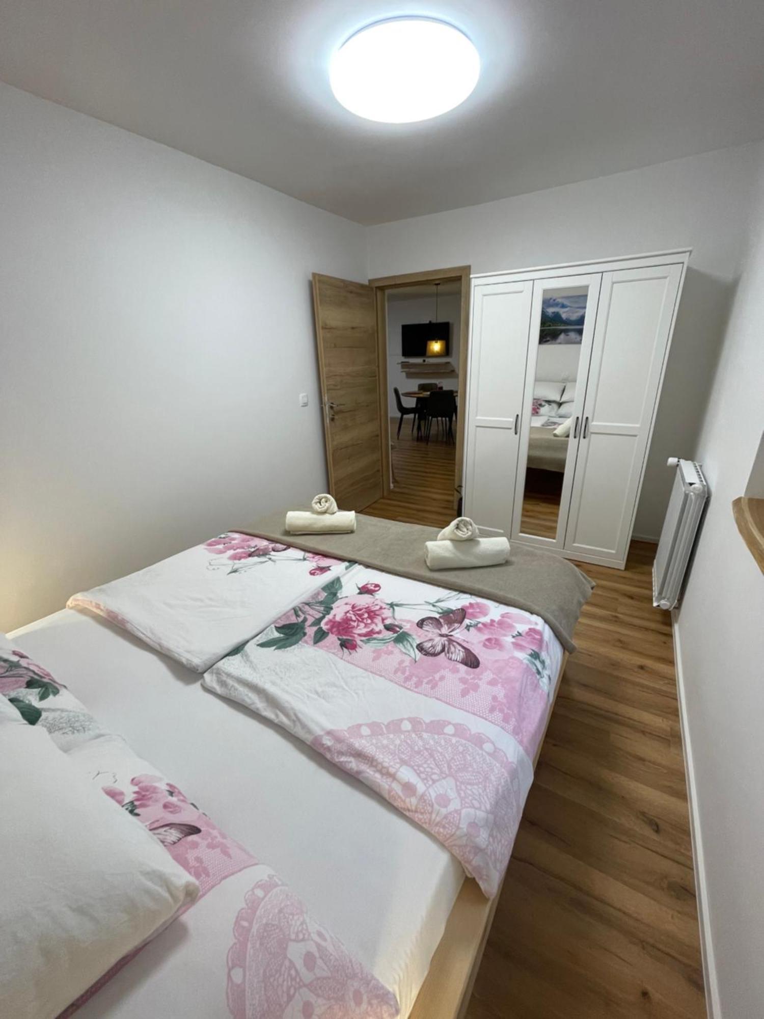 Apartma Guide 360 보베츠 외부 사진