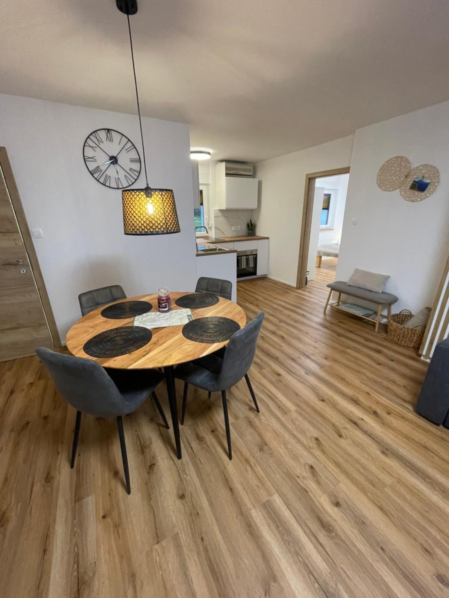 Apartma Guide 360 보베츠 외부 사진